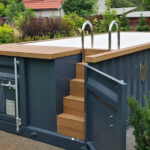 Großer Containerpool 6,2 m × 2,5 m Premium mit Wärmepumpe aus Holzverbundwerkstoff