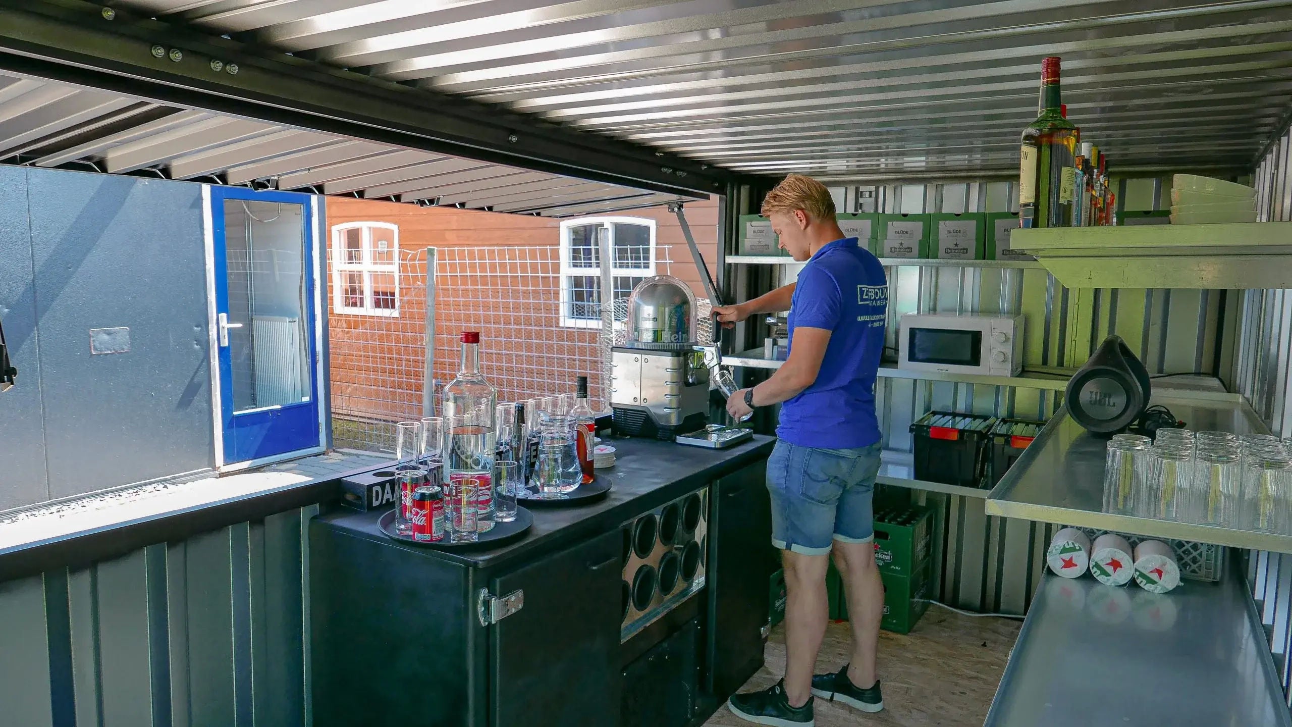 Demontierbarer Bar-Container 4×2 m XL – Schwarz RAL 9005 - Image 4