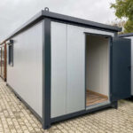 Bürocontainer Mit Rollläden 6×2,40 m Stahlrahmen Isoliert