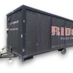 Mobiler Werkstatt-Box Monoblock 8 m mit Tür, Licht und Solartüren